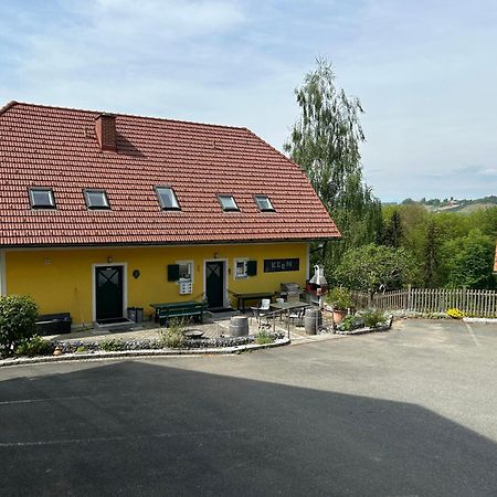 Haus-Eckberg 101 Hotell Gamlitz Eksteriør bilde